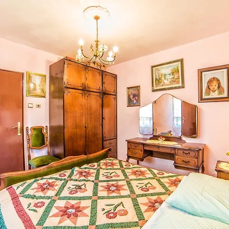 Grozaj 1006 Rabac
