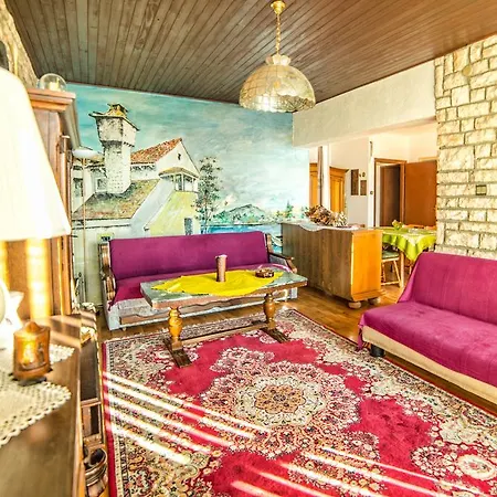 Grozaj 1006 Guest house