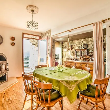 Guest house Grozaj 1006