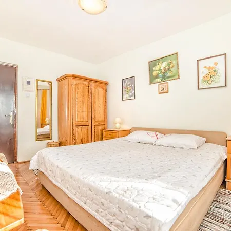 Grozaj 1006 Rabac
